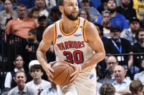 九游体育官网入口-关于库里连续五场比赛得分超过表现优异，公牛不断突破！上演精彩一战的信息