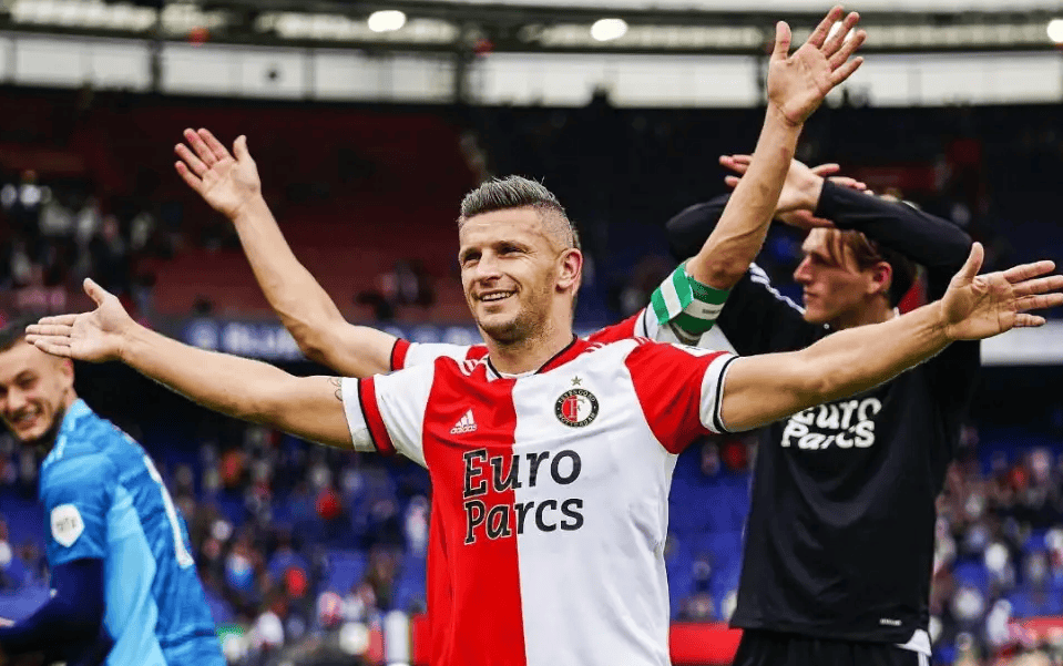 包含离谱！国际比赛日费耶诺德防线松动转会期多特蒙德调整名单以备亚冠，波特兰开拓者赛前战术微调的词条