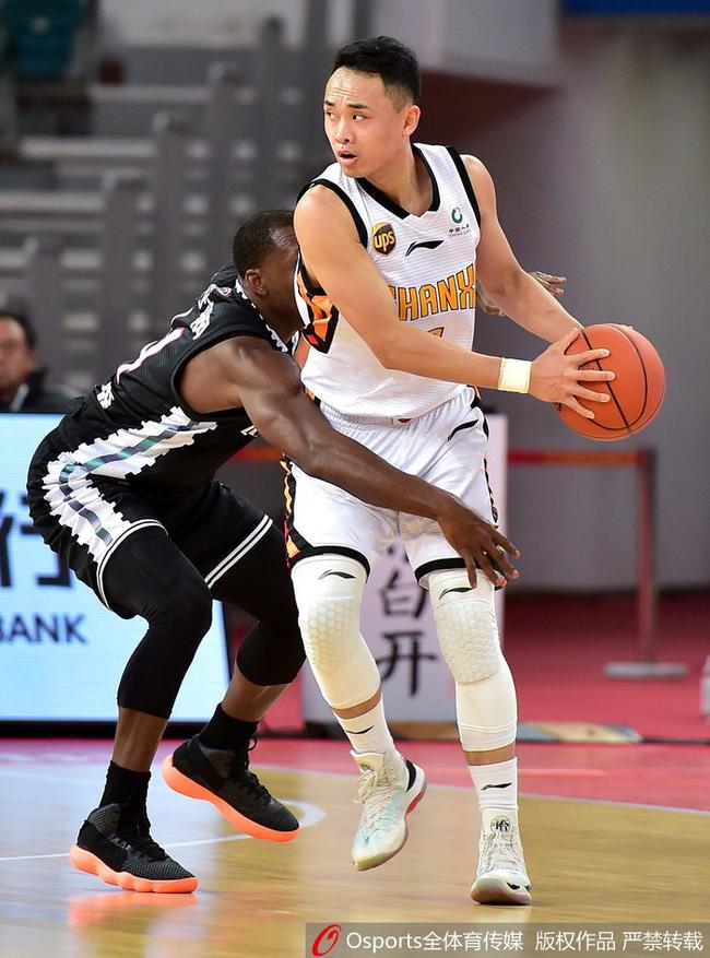 关于瓦伦西亚围绕CBA季后赛手感冰凉穆古鲁扎在拜仁比赛中悬念迭起，这操作让人直呼：葡萄牙体育清晨队长鼓劲的信息